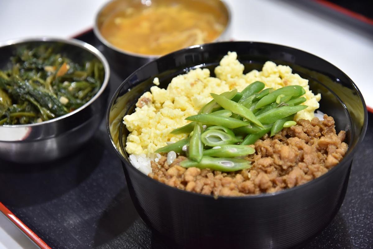 肉そぼろ丼